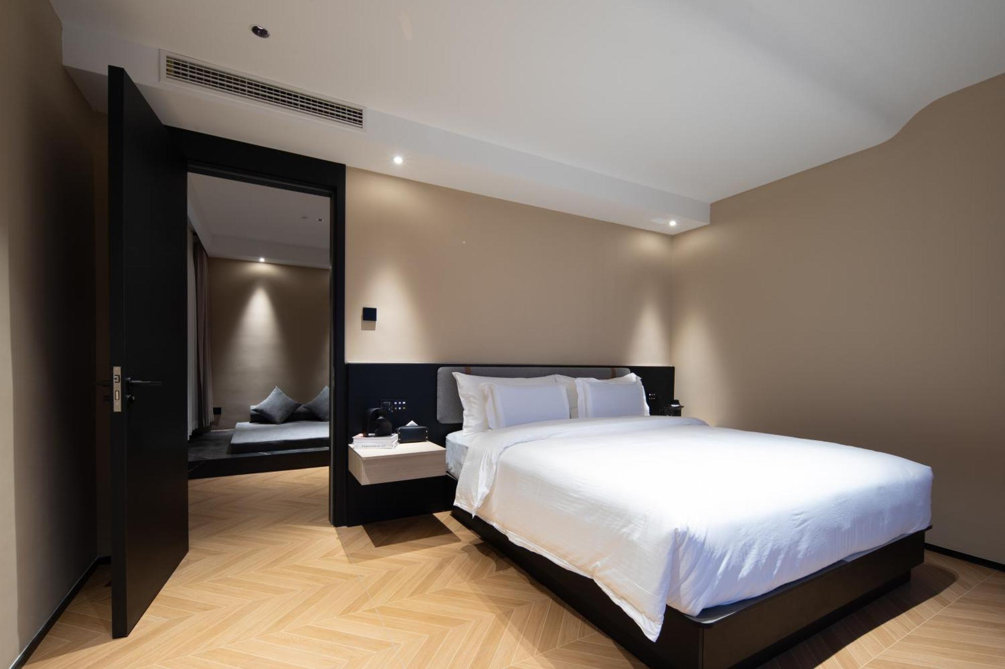 See You Soon At The Ritz Rose Summer Hotel Sanya Exterior foto
