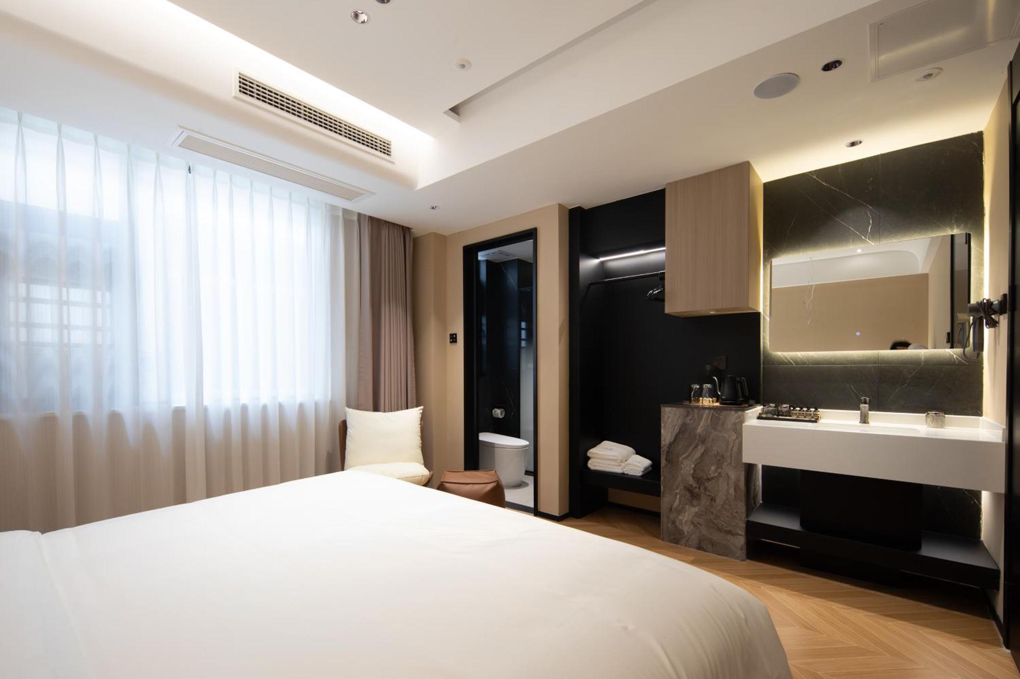 See You Soon At The Ritz Rose Summer Hotel Sanya Exterior foto